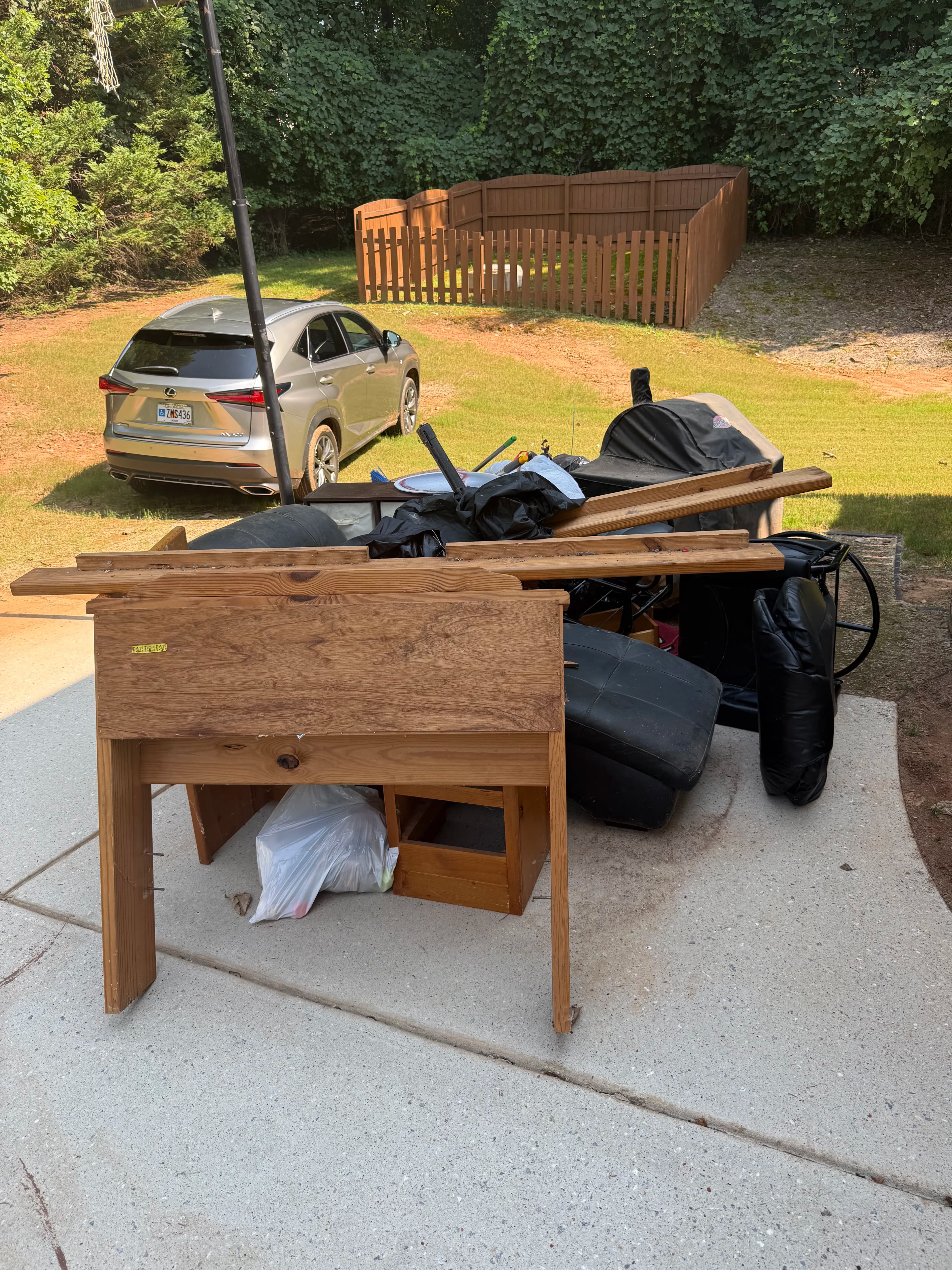Project Same-Day Junk and Furniture Removal in Jefferson, GA image