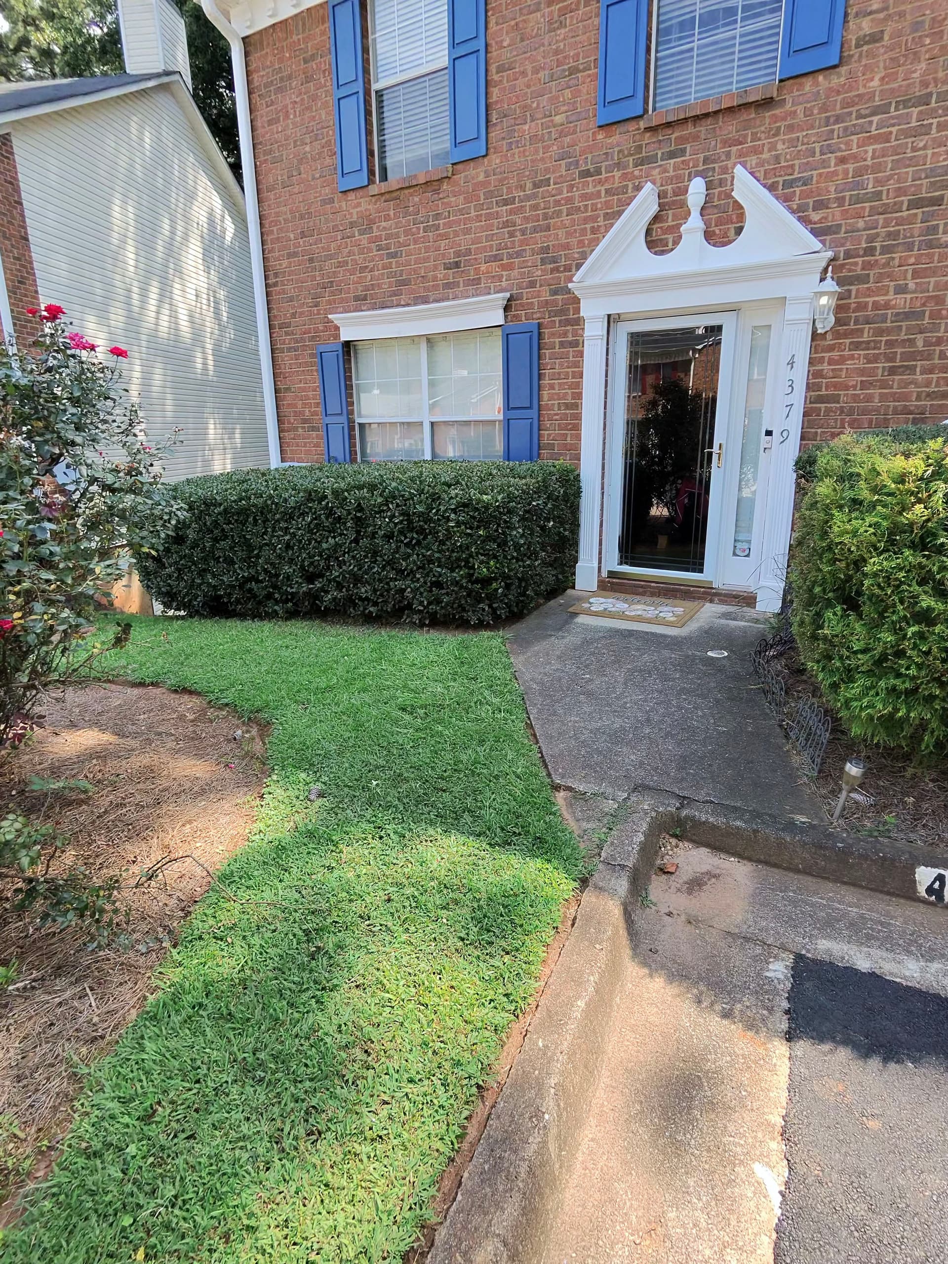 Gallery photos for 20 Bags of Debris Gone Before This DeKalb Home Hit the Market: Image #1
