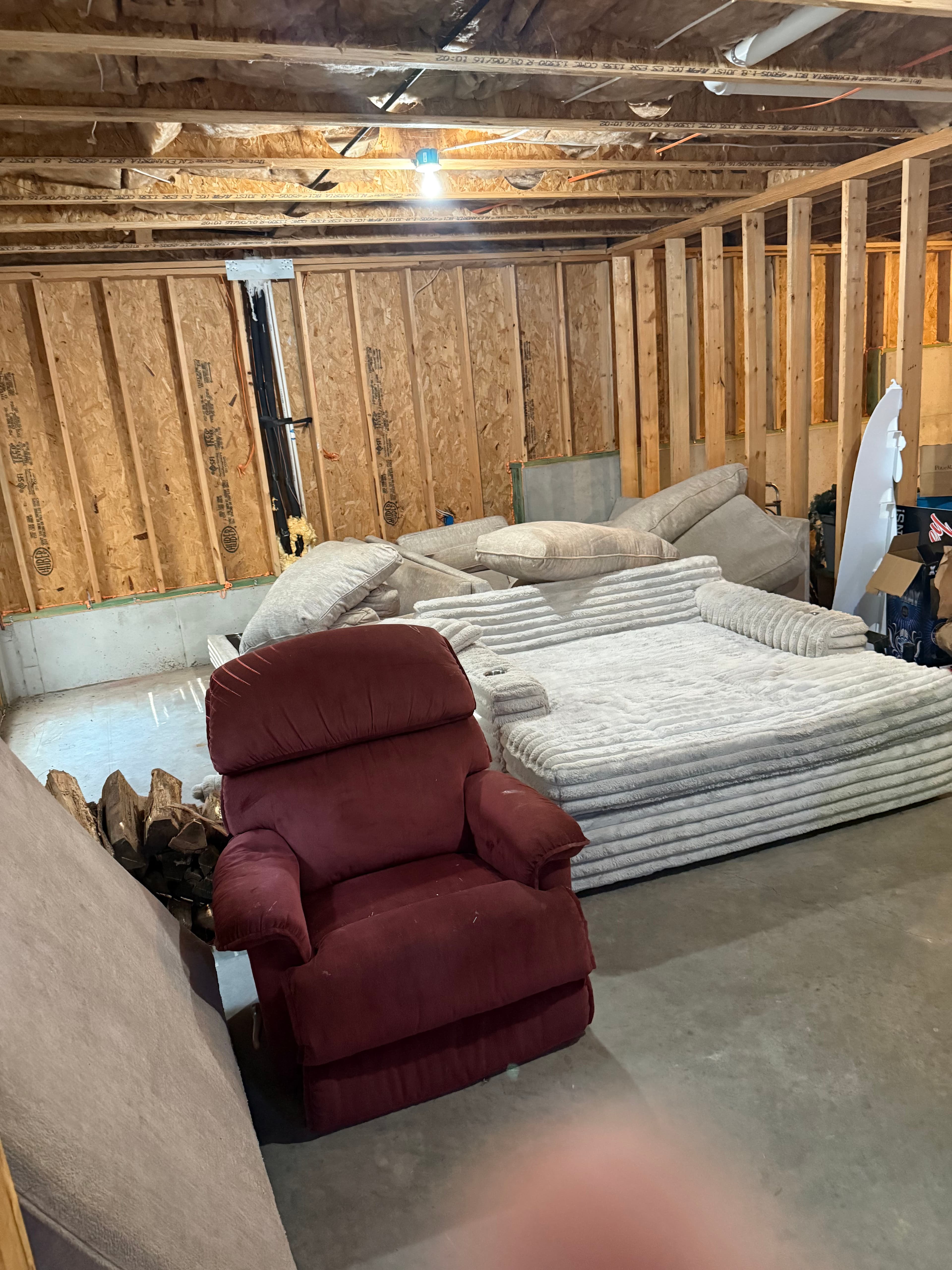 Project Full Trailer of Old Furniture Gone in 24 Hours image