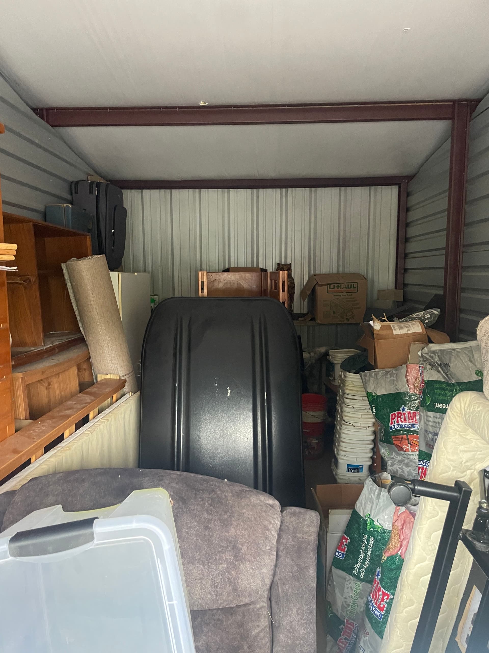 Gallery photos for Full Storage Unit Cleanout Done Right: Image #1