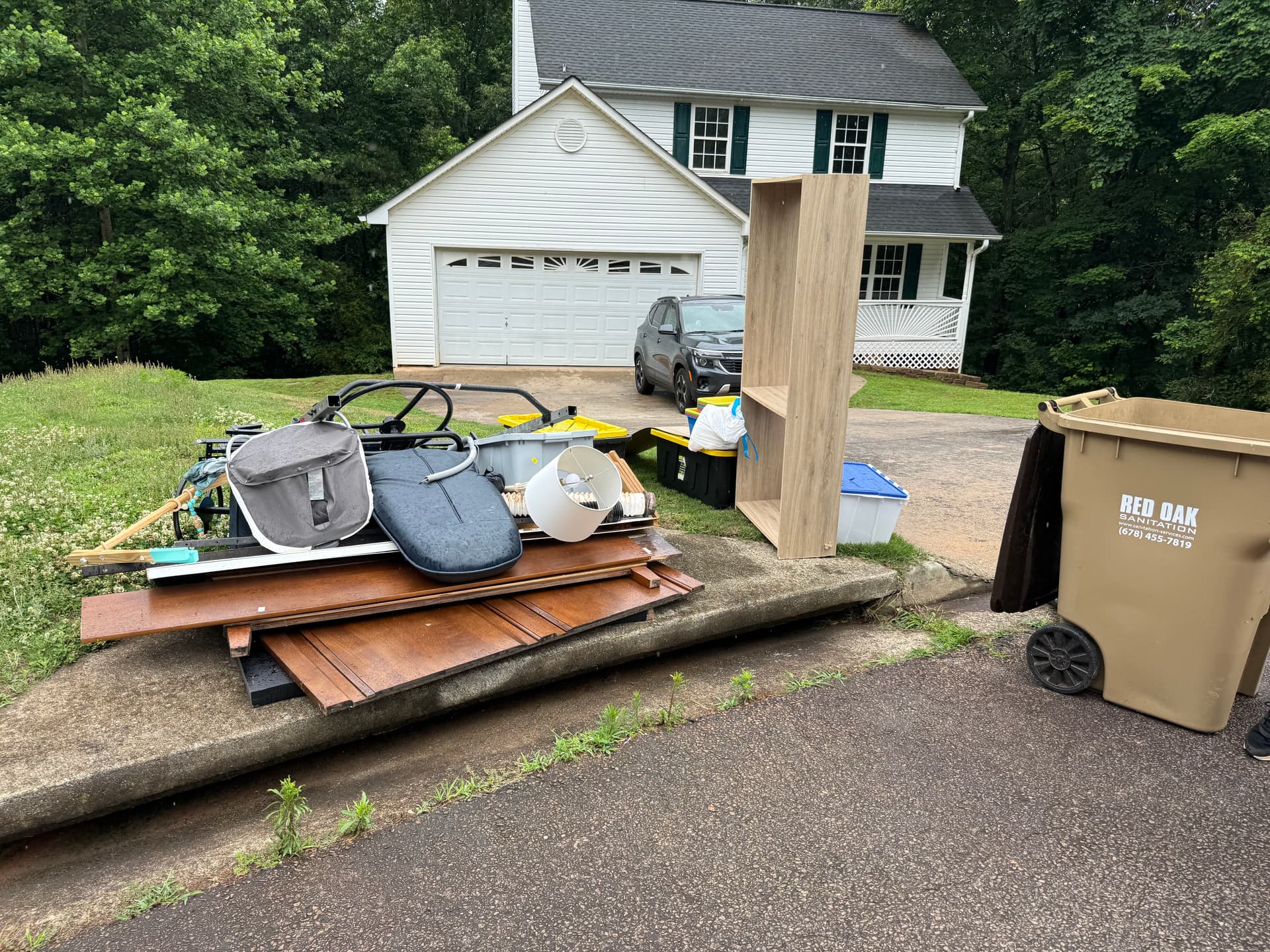 Moving and Junk Removal Handled in a Single Day image